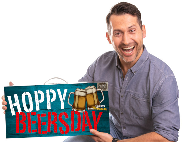 Mann freut sich über Geburtstagsgeschenk Hoppy Beersday Box